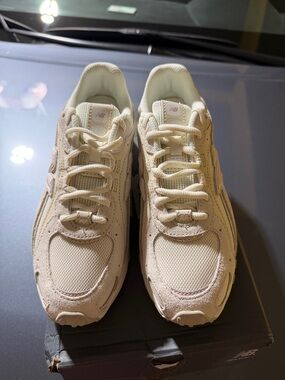 “New” New Balance 204L Sneakers size6